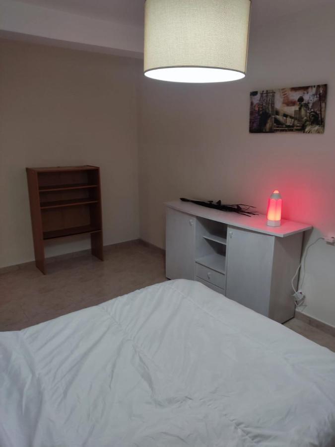 Piso Por Habitaciones En Хихон Экстерьер фото